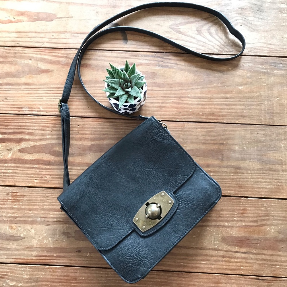 Crossbody purse